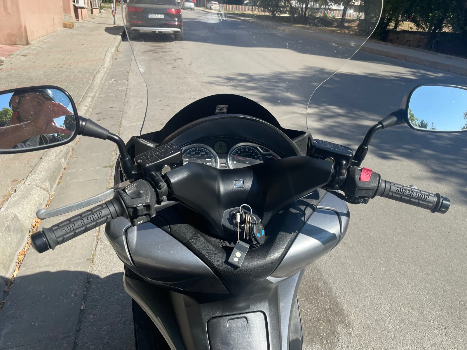 Honda Silver Wing Скутер - изображение 9