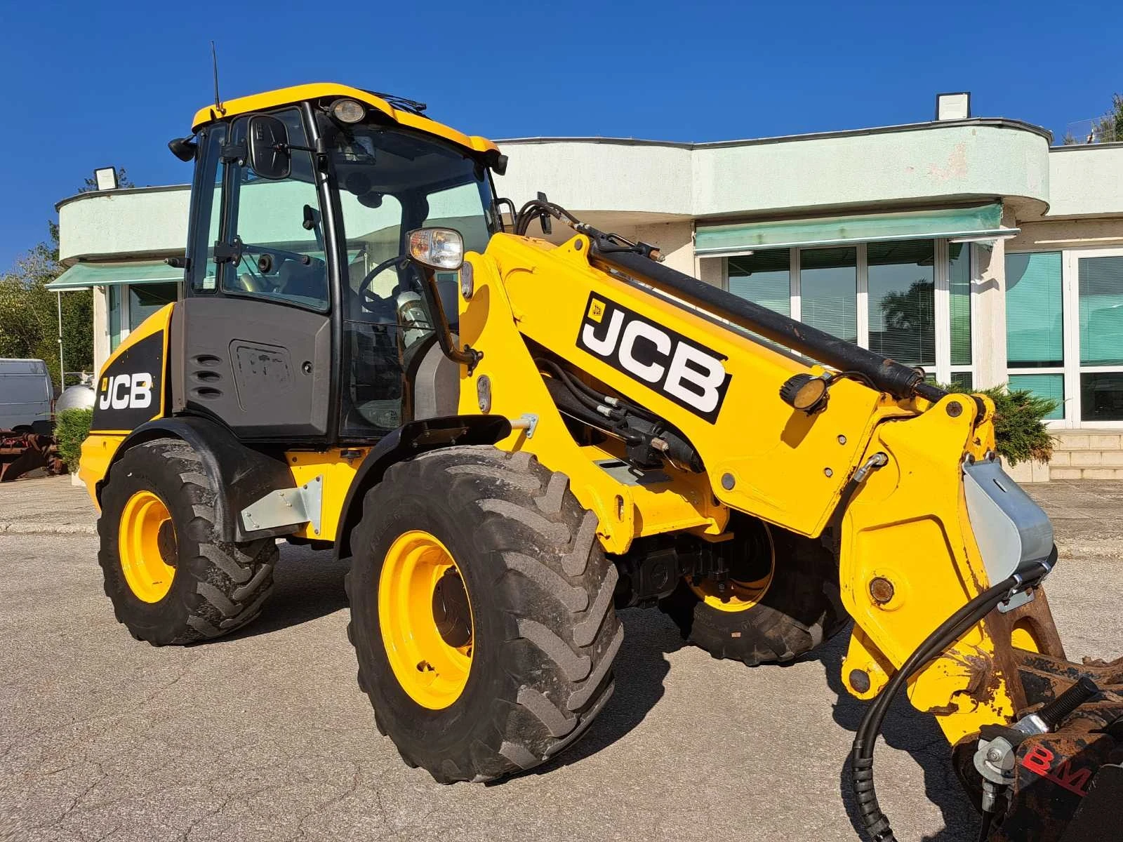 Телескопичен товарач JCB TM 180 - изображение 7