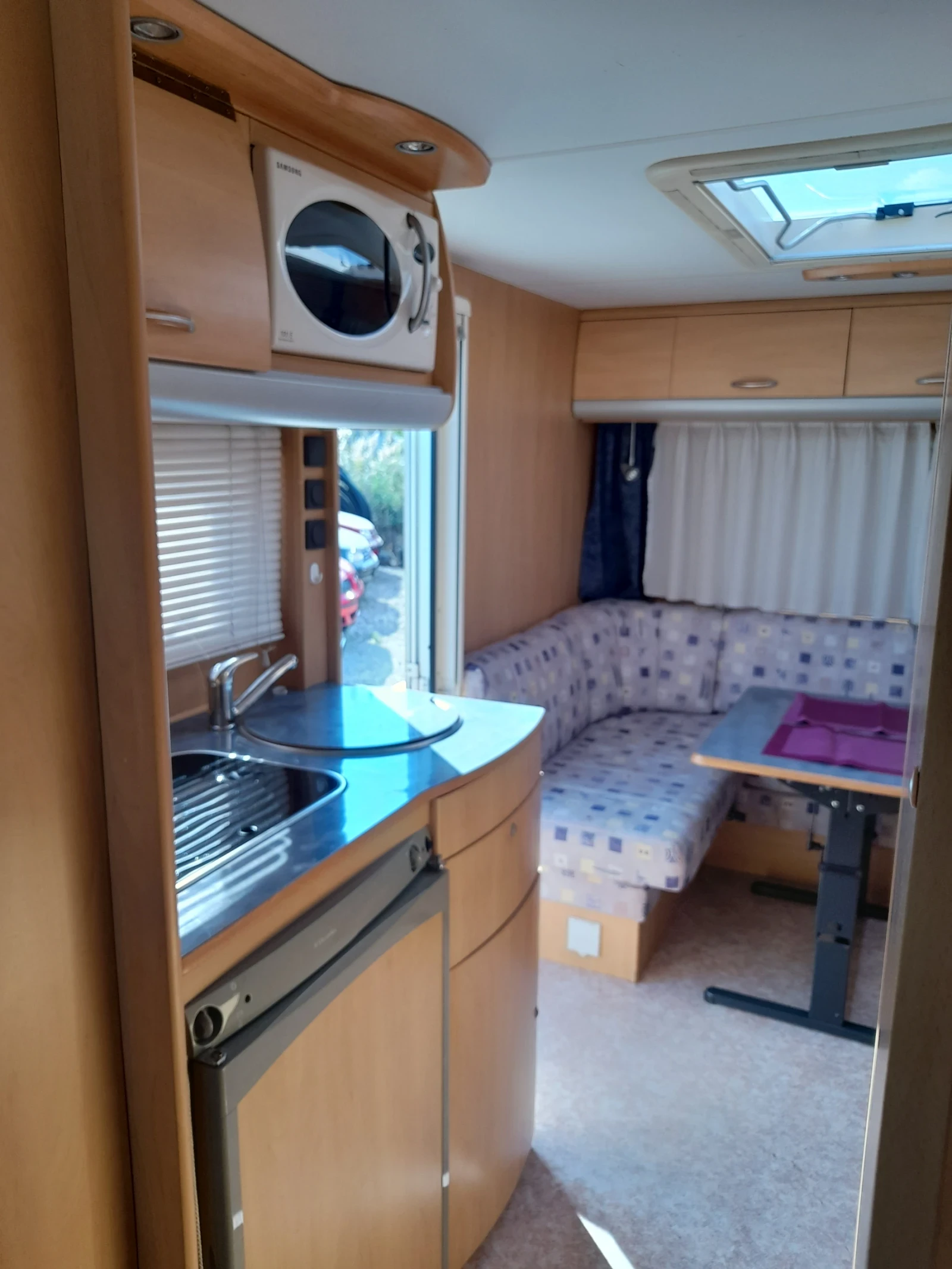 Каравана SUNLIGHT SUN ROLLER 480СР, снимка 9 - Каравани и кемпери - 56448439