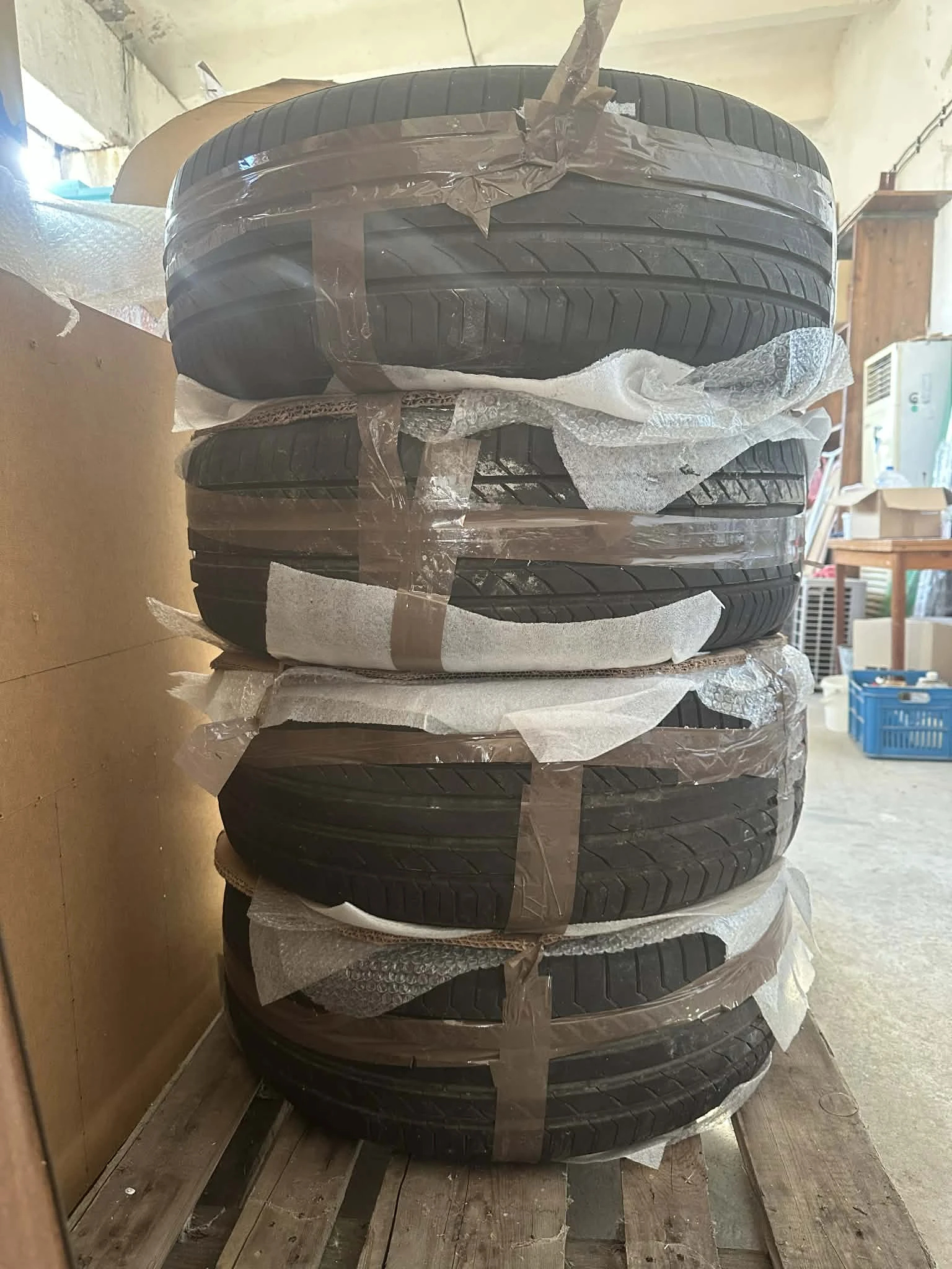 Гуми Летни 235/55R19, снимка 2 - Гуми и джанти - 53757187