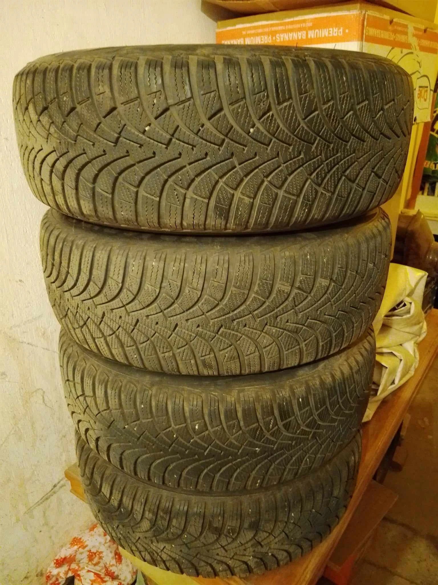 Гуми с джанти Goodyear 205/55R16, снимка 2 - Гуми и джанти - 56238017