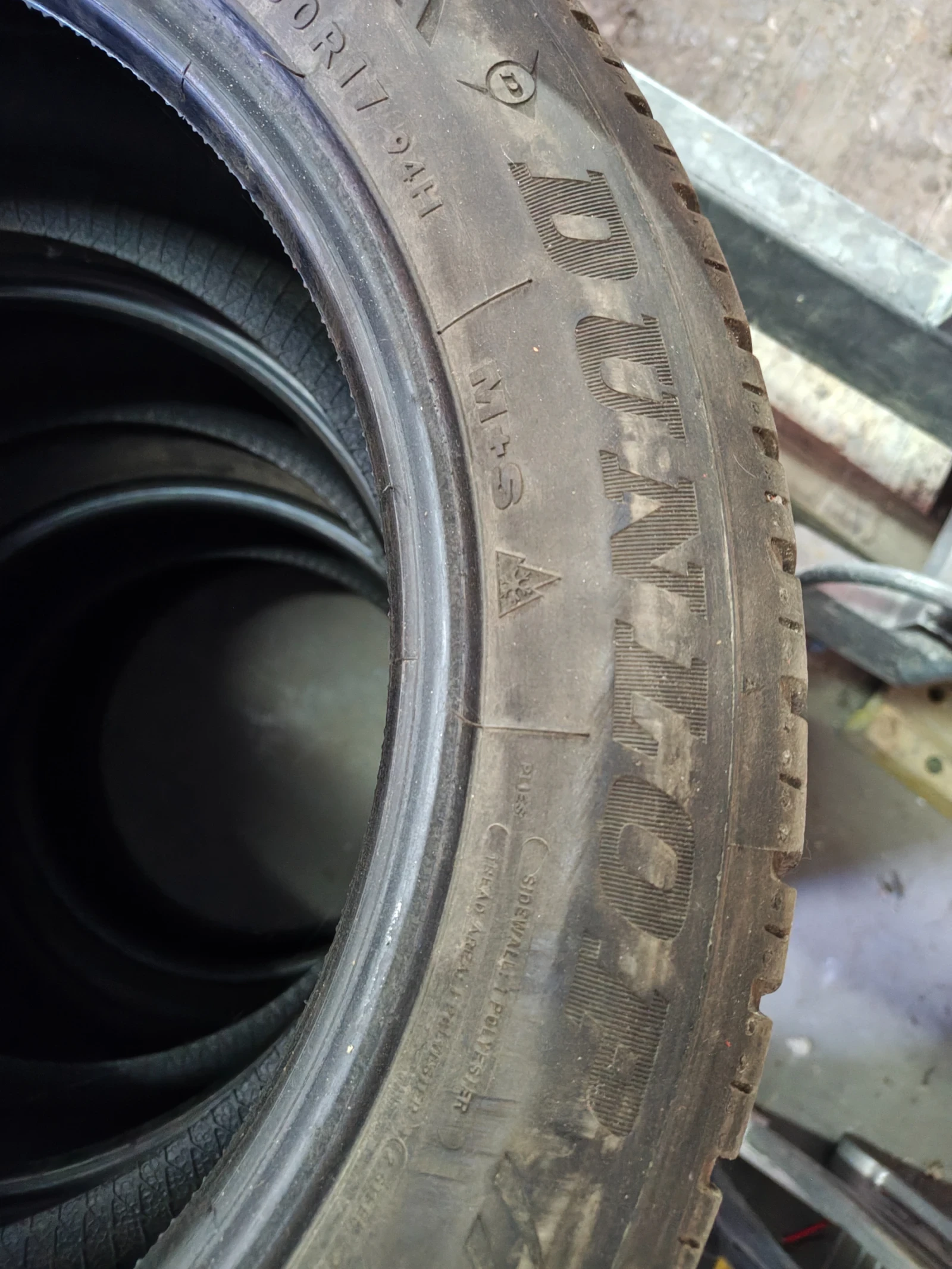 Гуми Зимни 225/50R17, снимка 3 - Гуми и джанти - 56313518