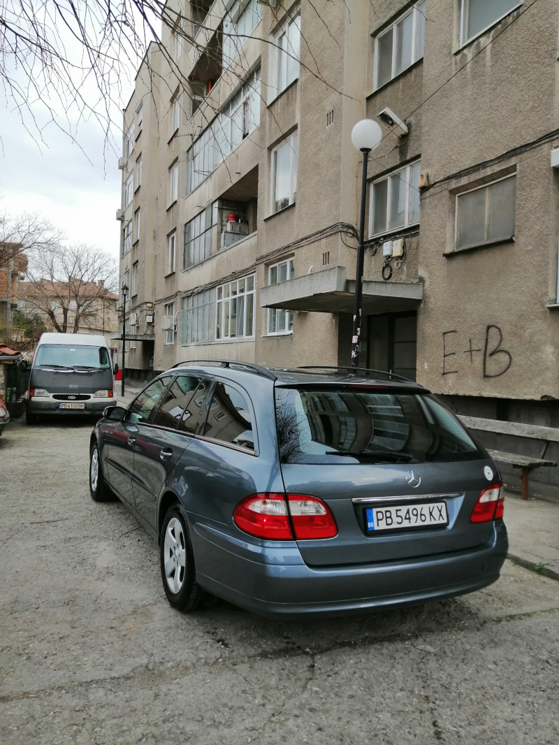 Mercedes-Benz E 220, снимка 5 - Автомобили и джипове - 44791496