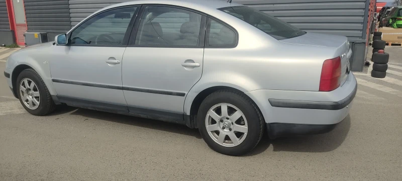 VW Passat 1.8 ADR, снимка 2 - Автомобили и джипове - 49504739