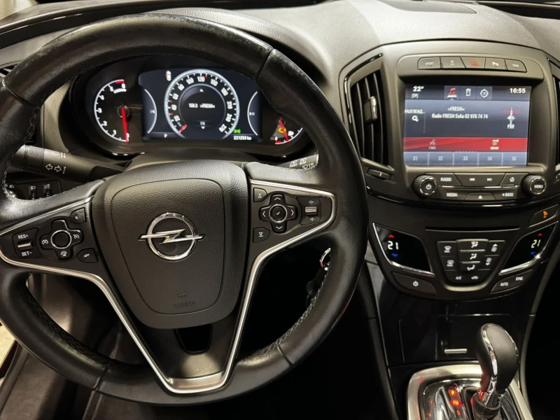 Opel Insignia, снимка 16 - Автомобили и джипове - 52326349