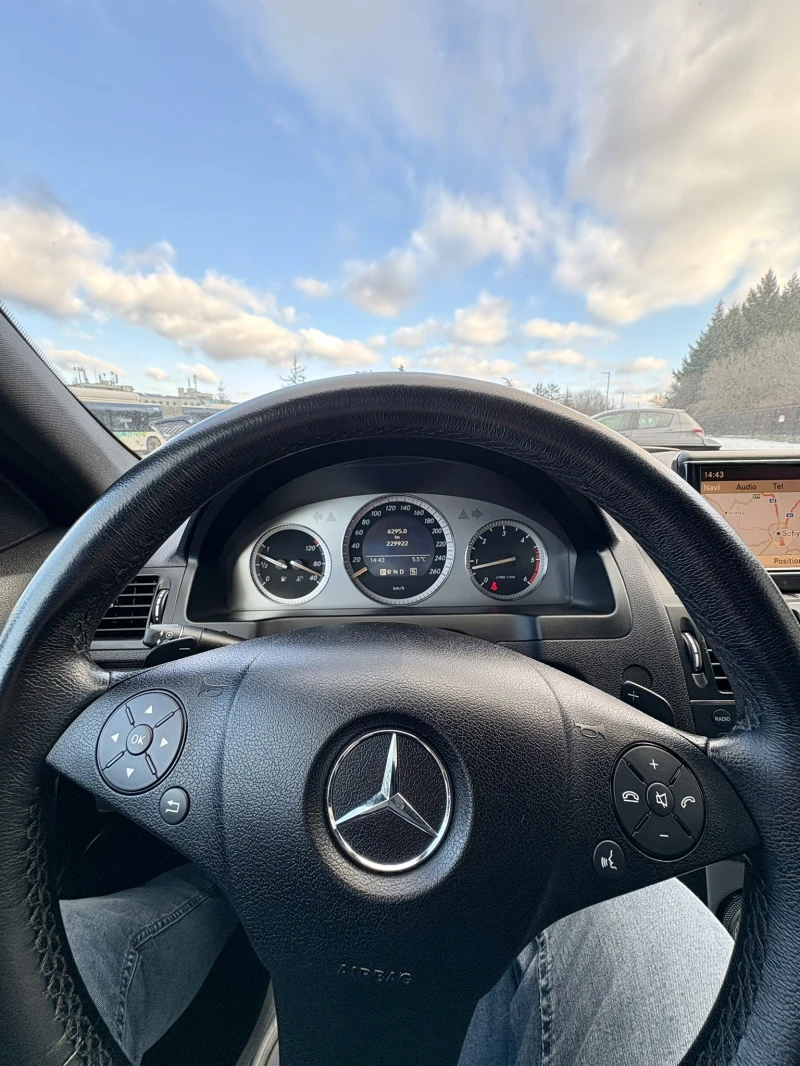 Mercedes-Benz C 320 AMG, снимка 8 - Автомобили и джипове - 52332503