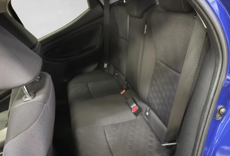 Toyota Yaris HYBRID* DISTR* LED* KEYLESS* CARPLAY, снимка 12 - Автомобили и джипове - 53436952