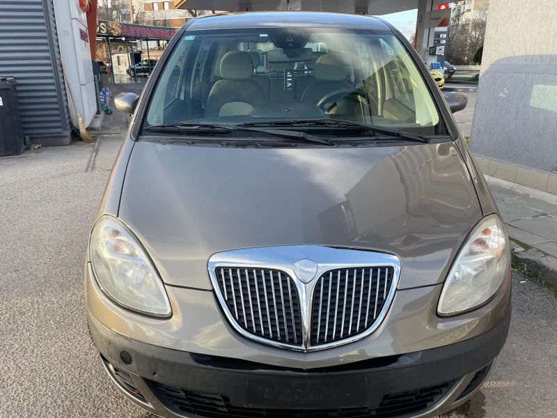 Lancia Musa 1.4 Автоматик, снимка 8 - Автомобили и джипове - 53471691