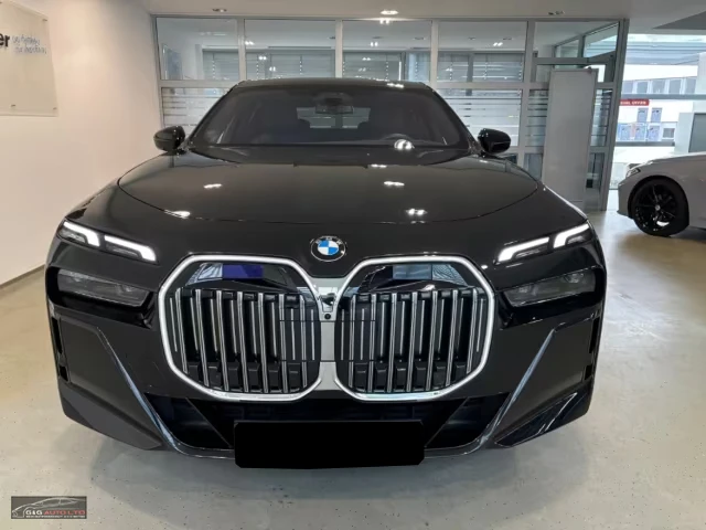 BMW 740 d/286HP/M SPORT/B&W/PANO/360/150h, снимка 4 - Автомобили и джипове - 53658709