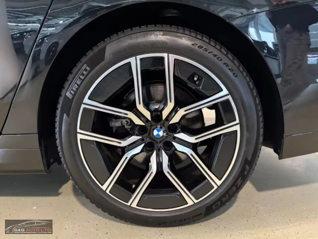 BMW 740 d/286HP/M SPORT/B&W/PANO/360/150h, снимка 7 - Автомобили и джипове - 53658709