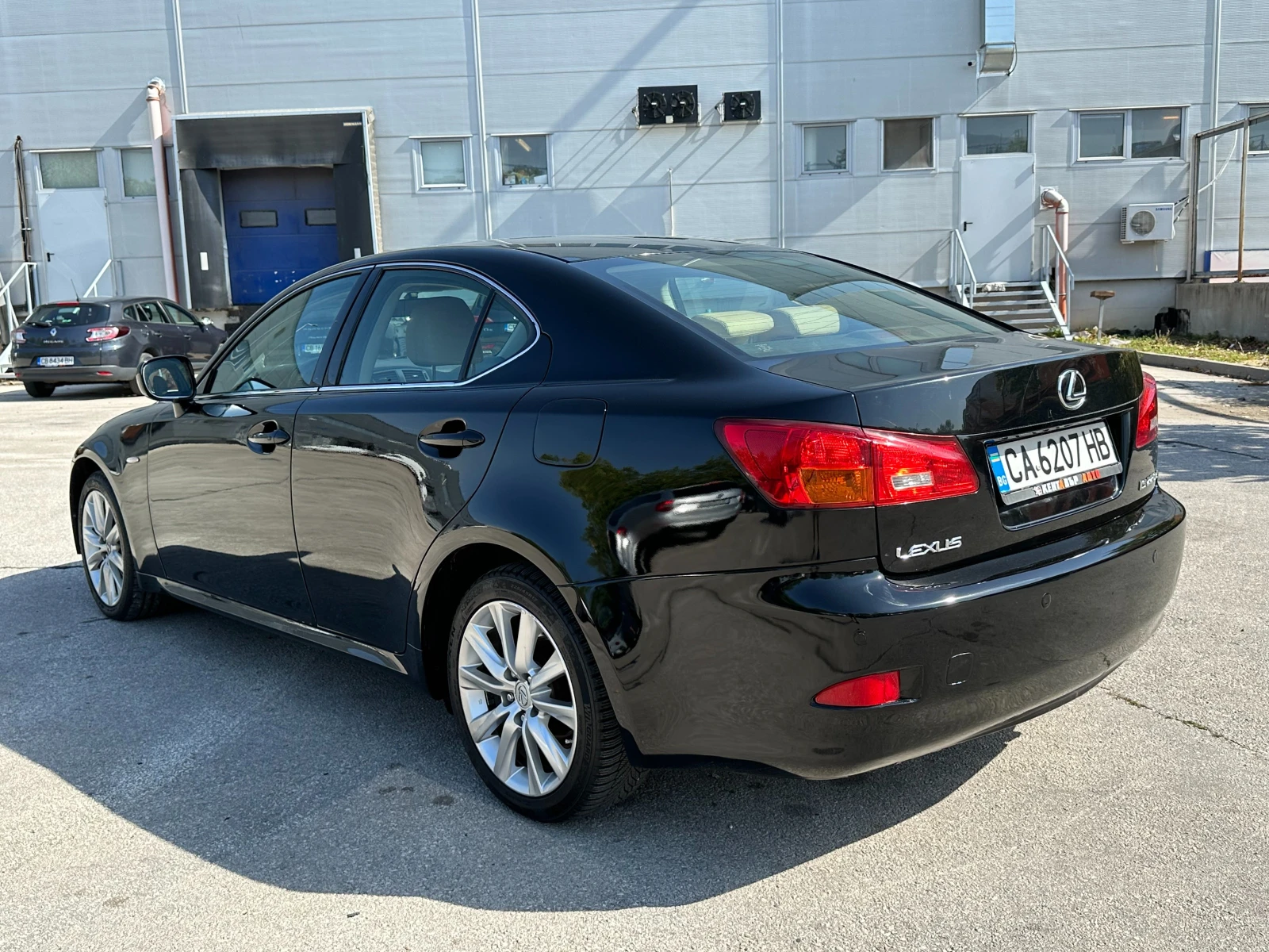 Lexus IS 220d  - изображение 3