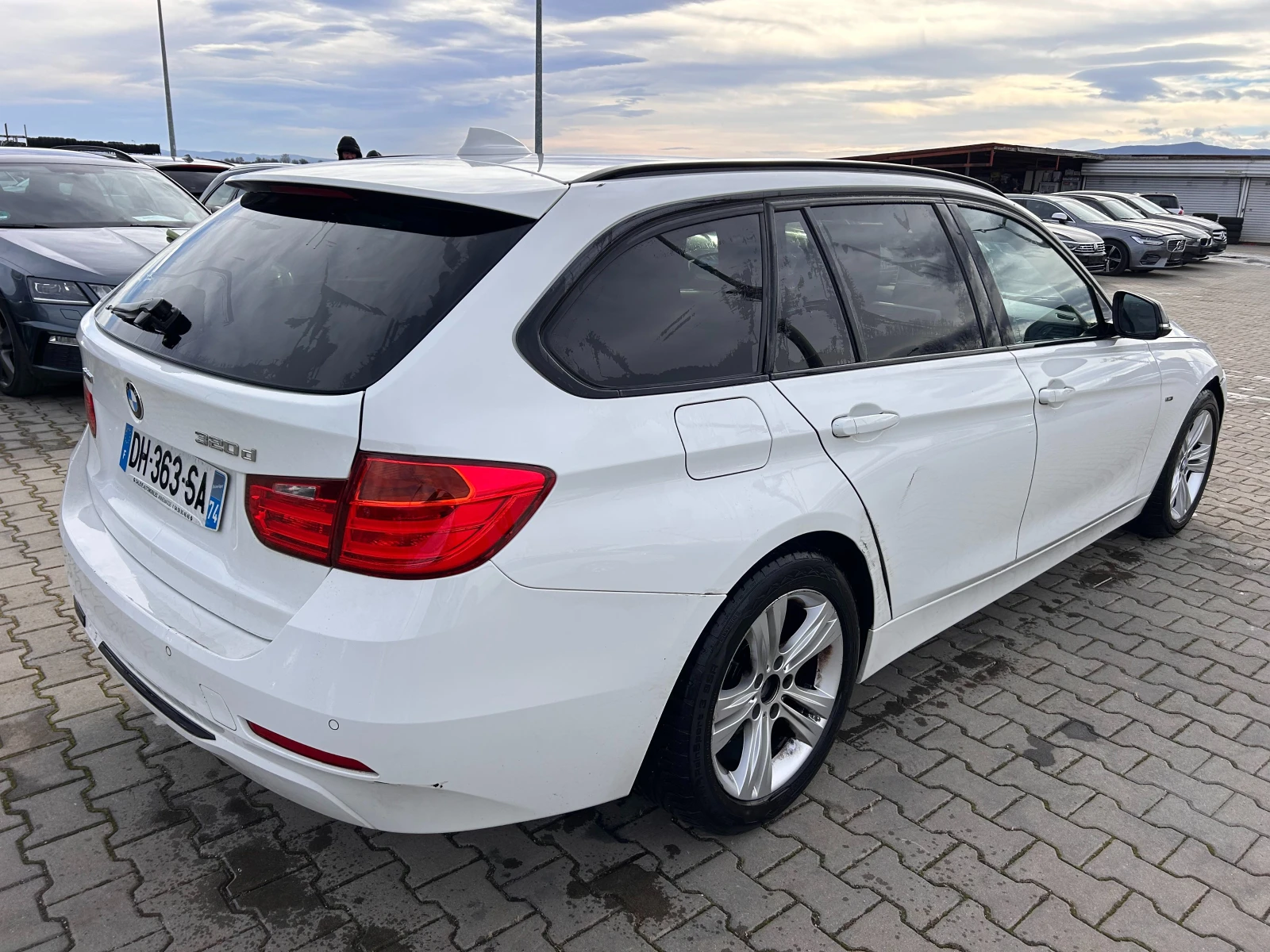 BMW 320 XDRIVE AVTOMAT/NAVI EURO 5 - изображение 6