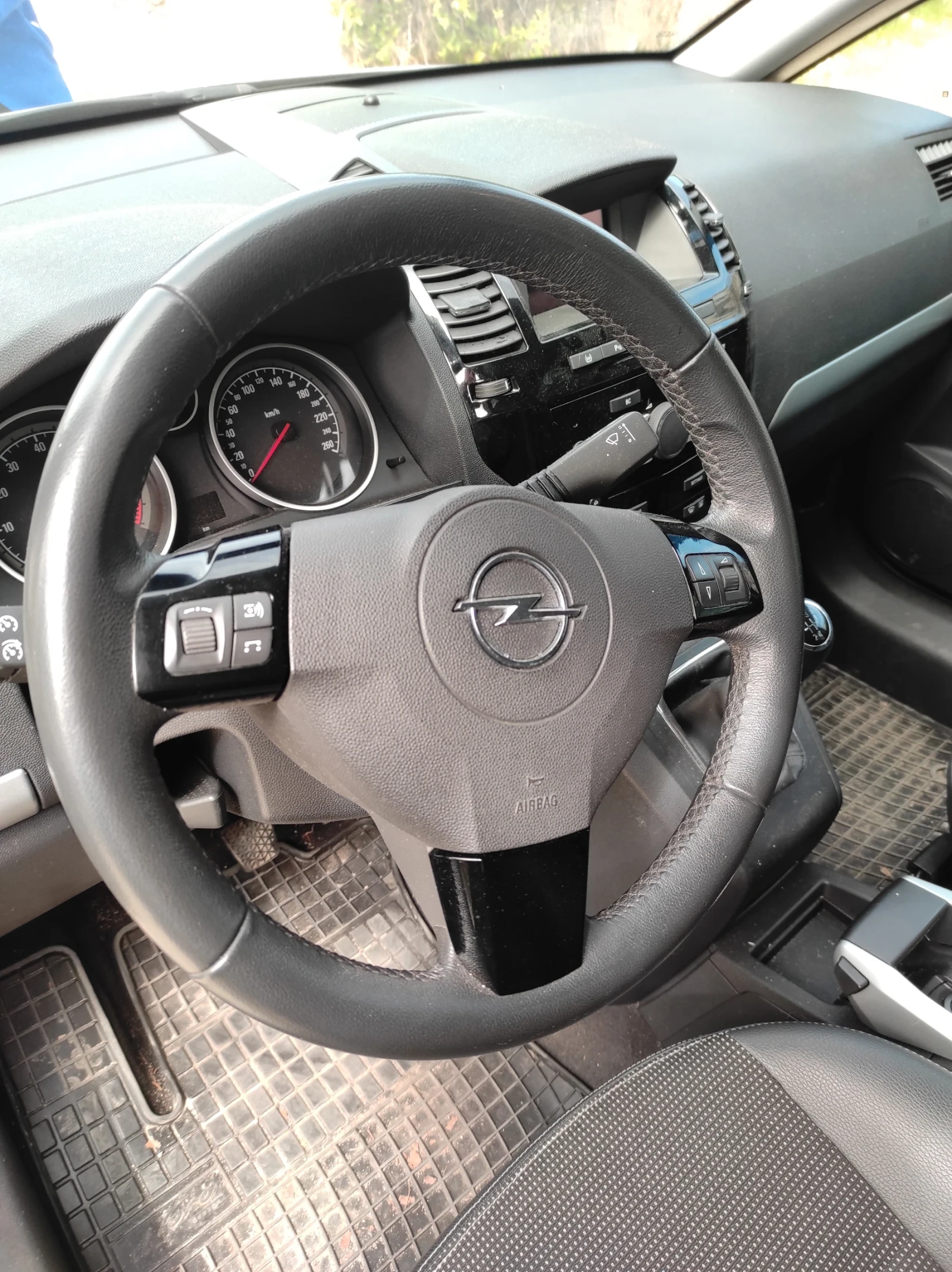 Opel Zafira COSMO - изображение 9