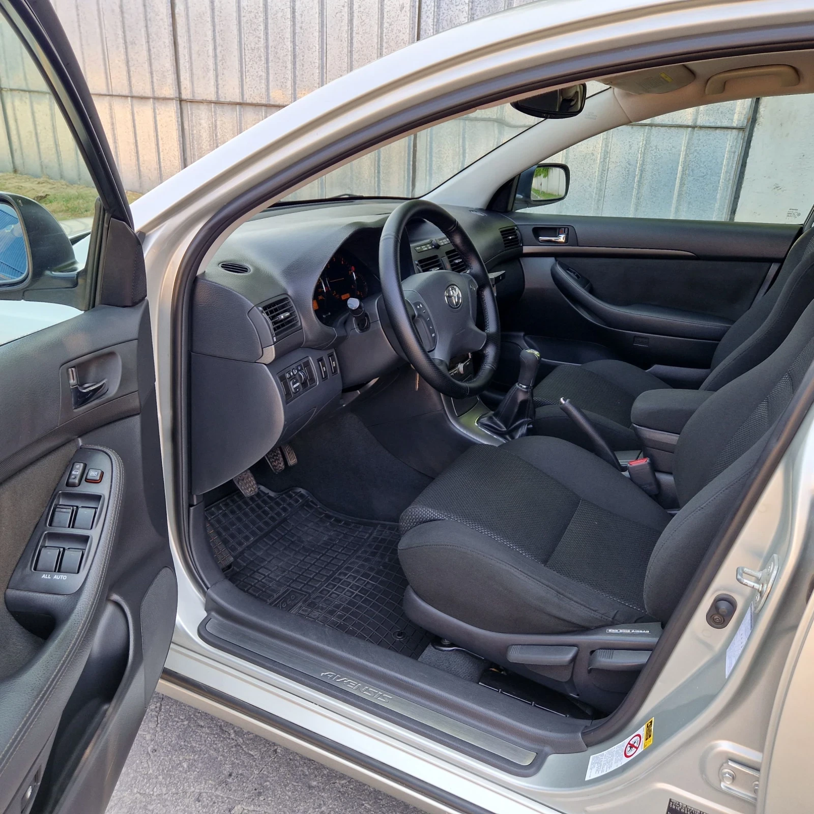 Toyota Avensis 2.0 D4D 116к.с. ПОДГРЕВ/ПАРКТРОНИК/ТЕМПОМАТ  - изображение 8