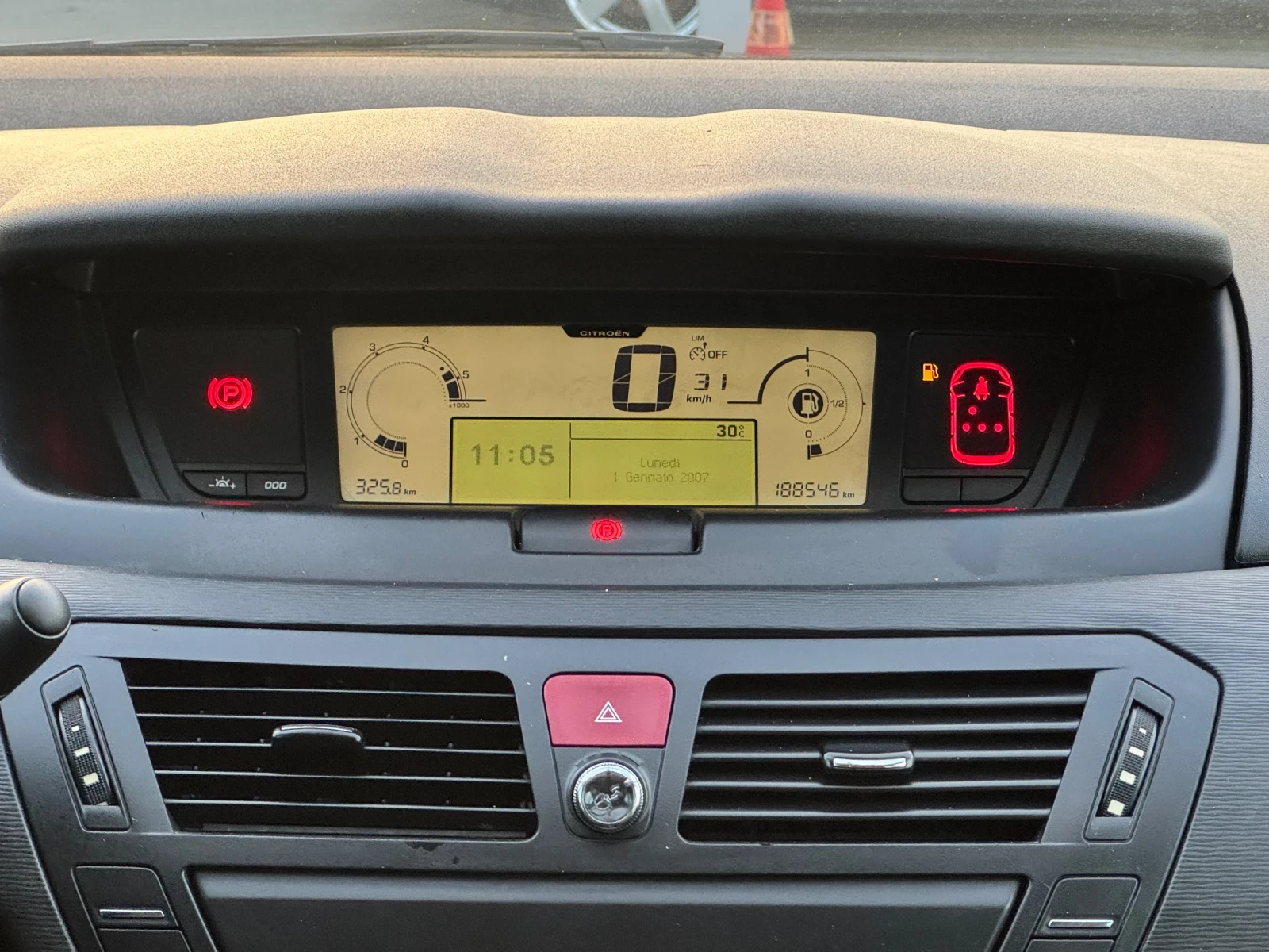 Citroen C4 Picasso 2.0HDI ИТАЛИЯ - изображение 8