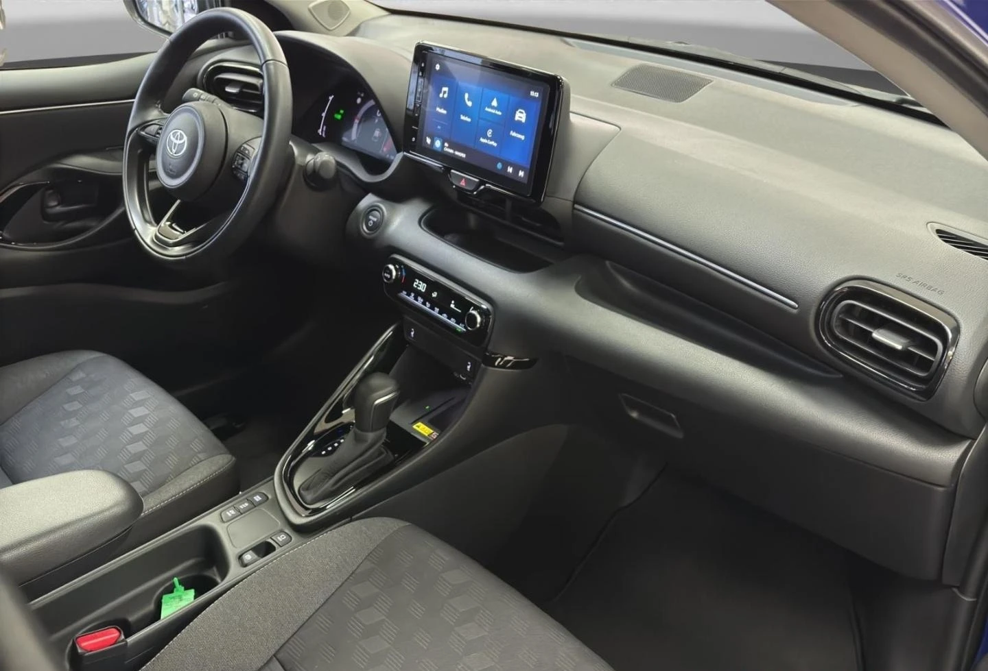 Toyota Yaris HYBRID* DISTR* LED* KEYLESS* CARPLAY | Mobile.bg � ����������� 11