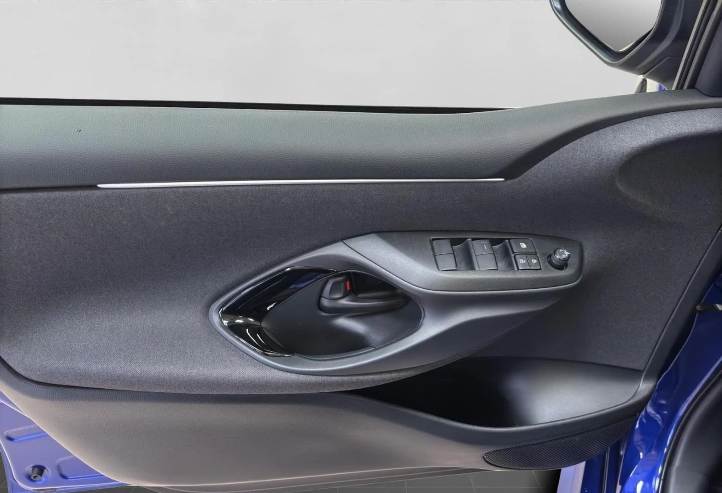 Toyota Yaris HYBRID* DISTR* LED* KEYLESS* CARPLAY | Mobile.bg � ����������� 7