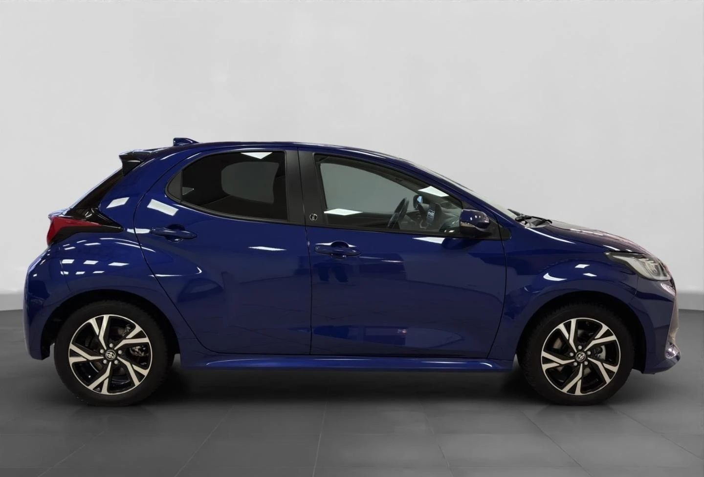 Toyota Yaris HYBRID* DISTR* LED* KEYLESS* CARPLAY | Mobile.bg � ����������� 3