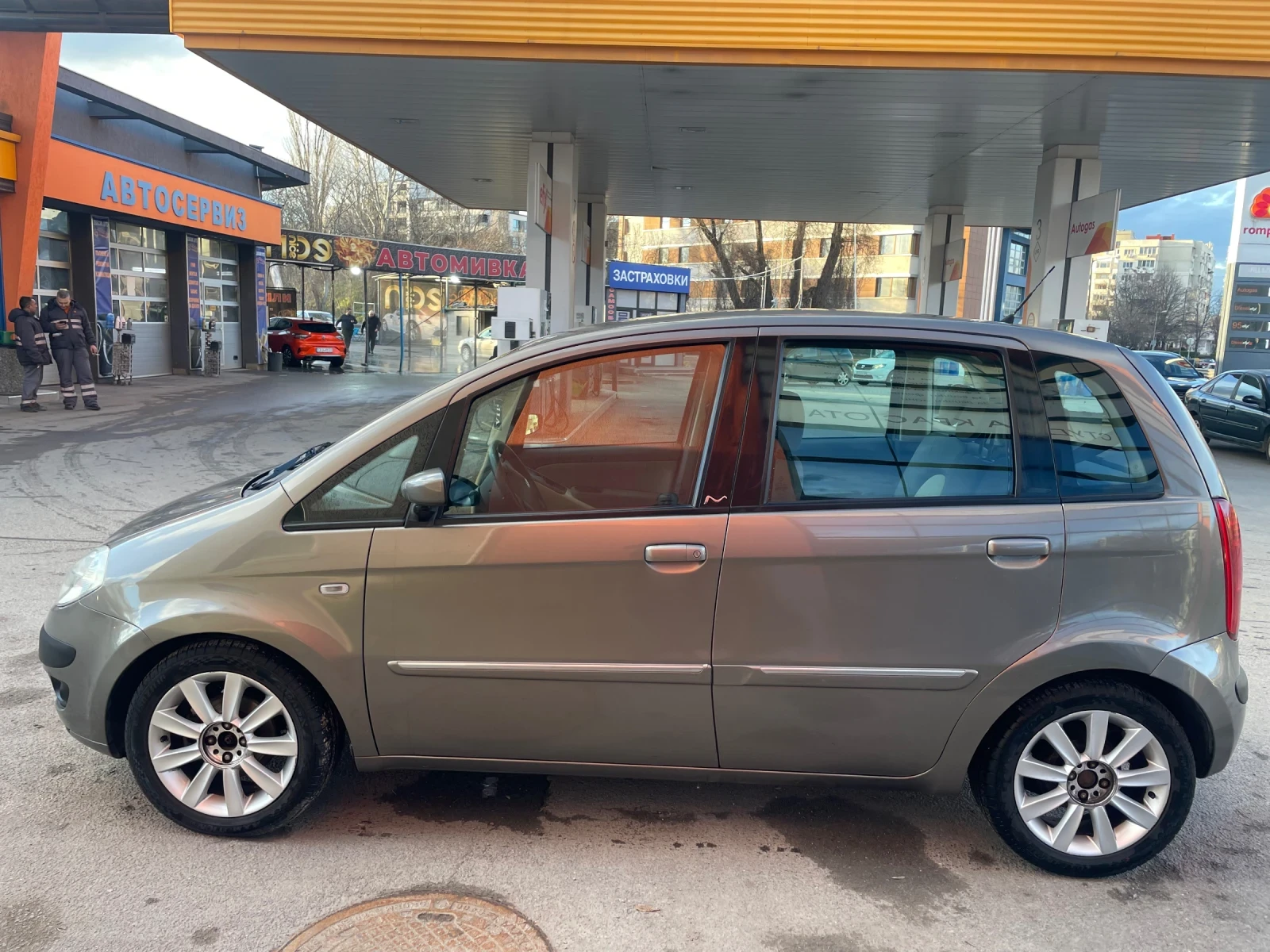 Lancia Musa 1.4 Автоматик - изображение 2