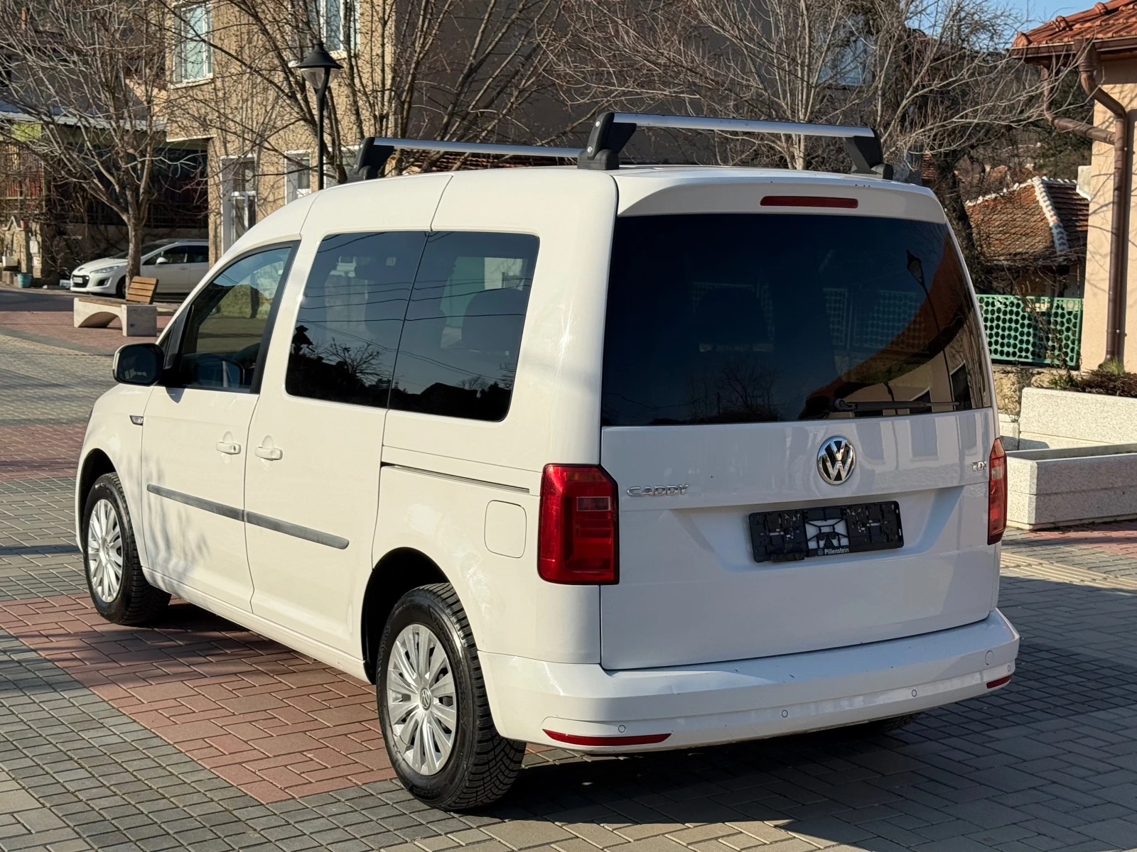 VW Caddy  НОВ ВНОС РЕАЛ КМ ТОП СЪСТОЯНИЕ ФУЛ ЕКСТРИ НАВИ , снимка 5 - Автомобили и джипове - 53770795