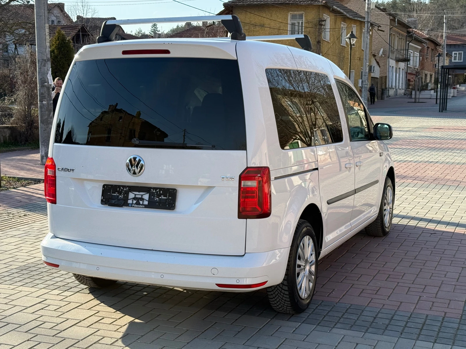VW Caddy  НОВ ВНОС РЕАЛ КМ ТОП СЪСТОЯНИЕ ФУЛ ЕКСТРИ НАВИ , снимка 8 - Автомобили и джипове - 53770795