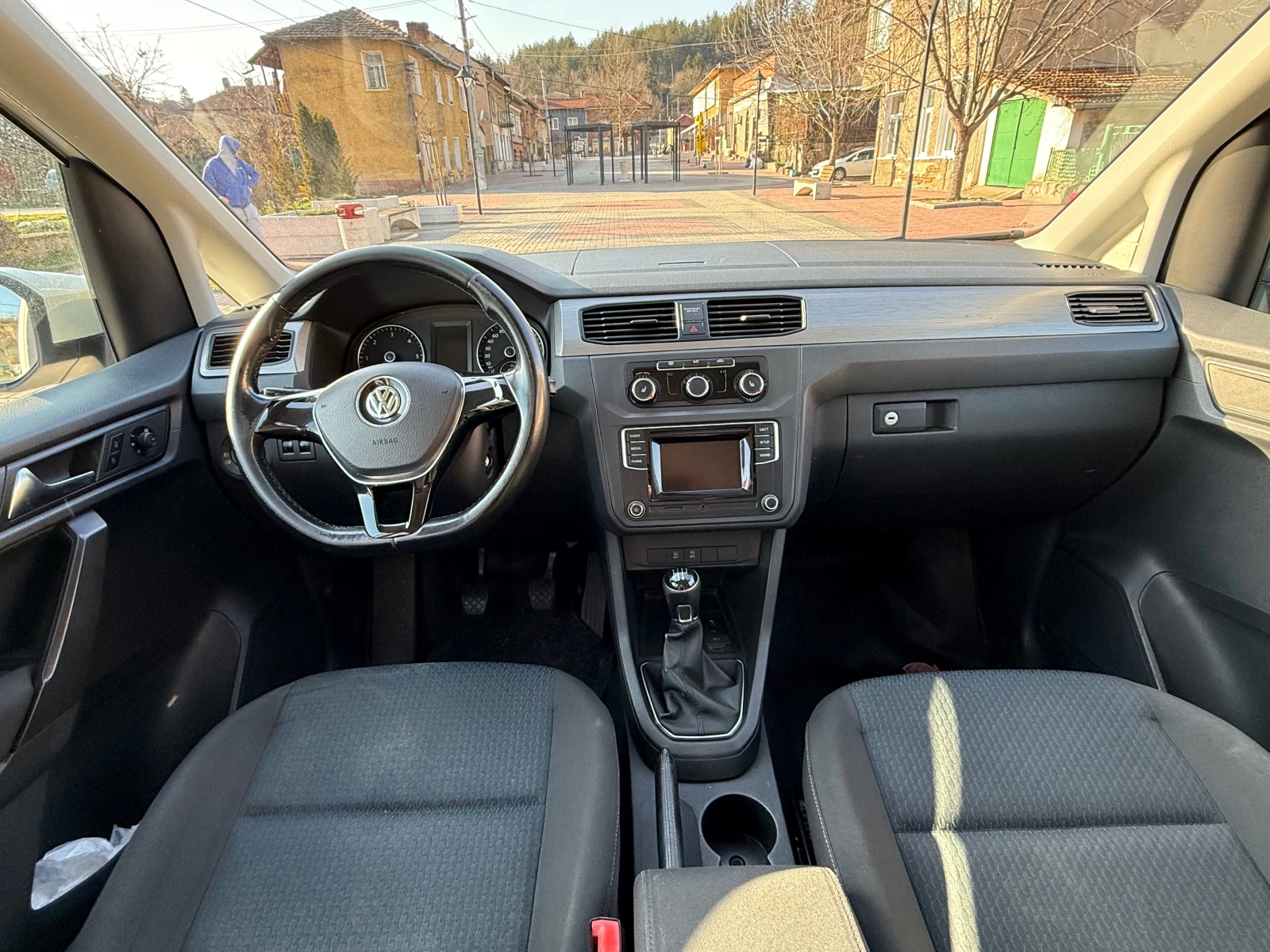 VW Caddy  НОВ ВНОС РЕАЛ КМ ТОП СЪСТОЯНИЕ ФУЛ ЕКСТРИ НАВИ , снимка 10 - Автомобили и джипове - 53770795