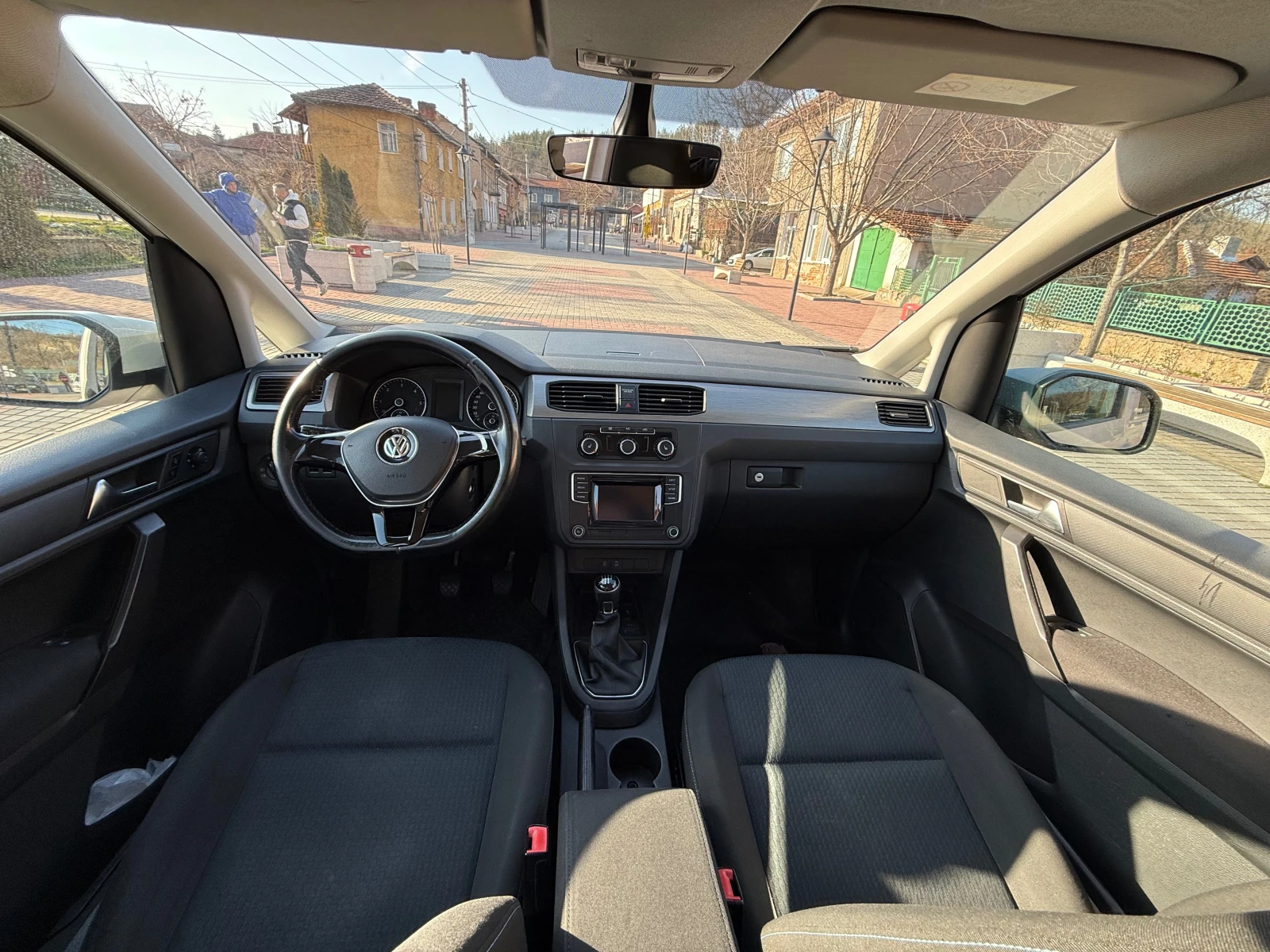 VW Caddy  НОВ ВНОС РЕАЛ КМ ТОП СЪСТОЯНИЕ ФУЛ ЕКСТРИ НАВИ , снимка 9 - Автомобили и джипове - 53770795