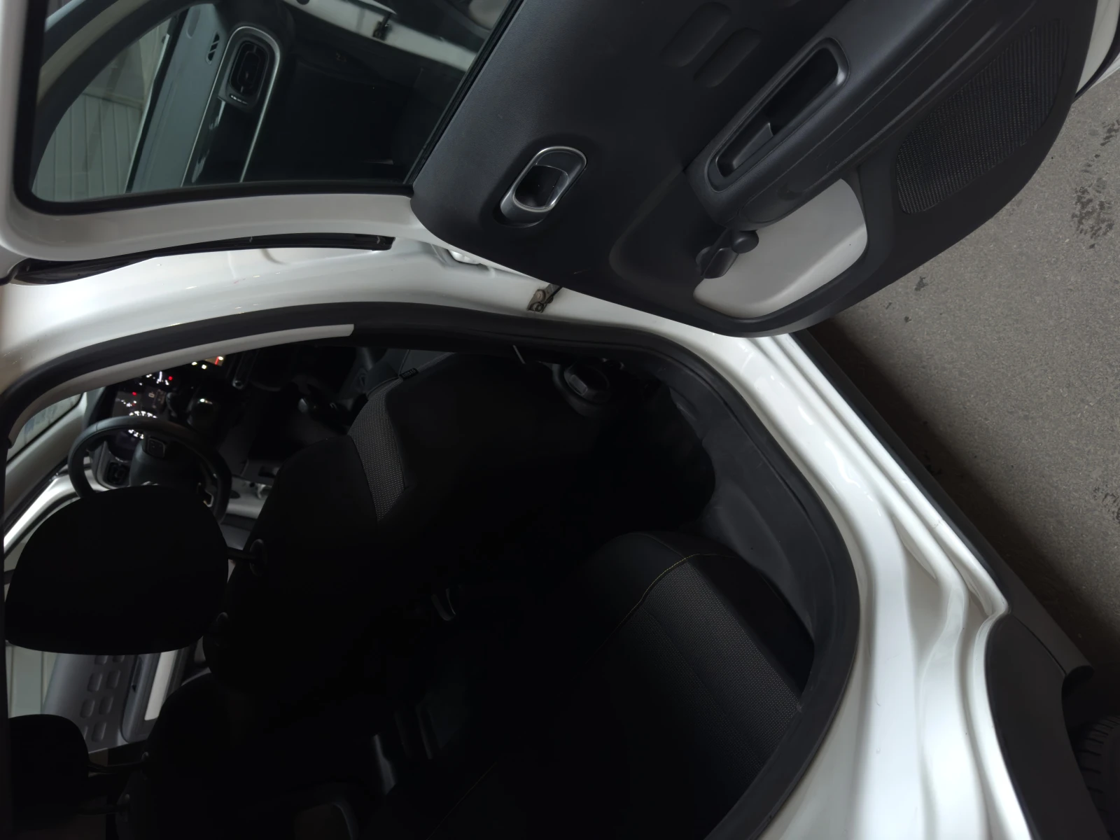 Citroen C3 1.2 PureTech, снимка 11 - Автомобили и джипове - 54058536