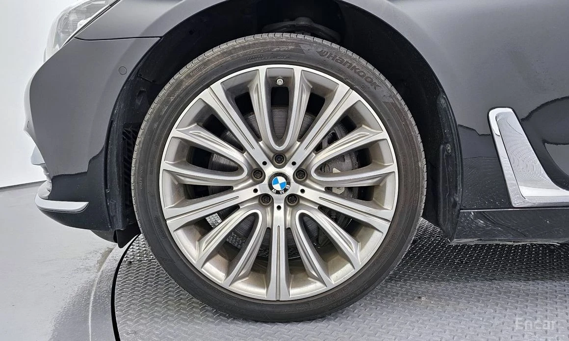 BMW 750, снимка 5 - Автомобили и джипове - 54254474