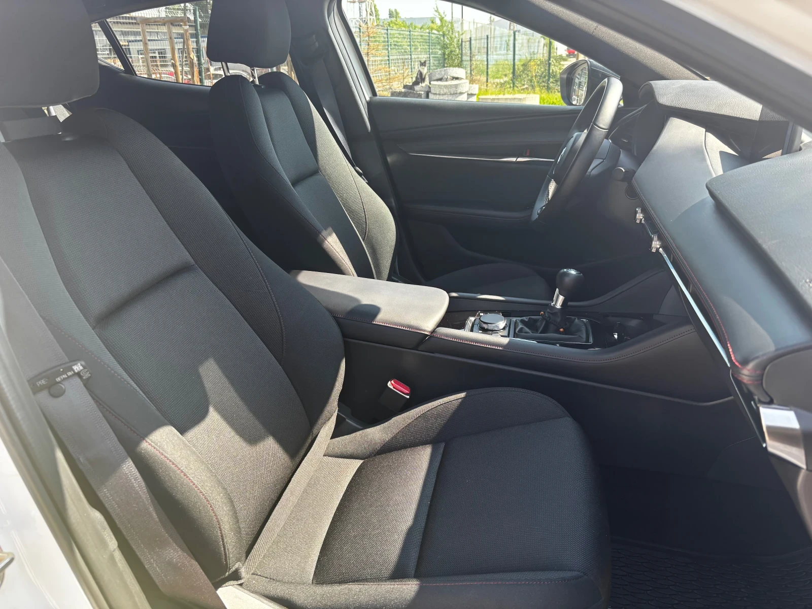 Mazda 3, снимка 11 - Автомобили и джипове - 54865442