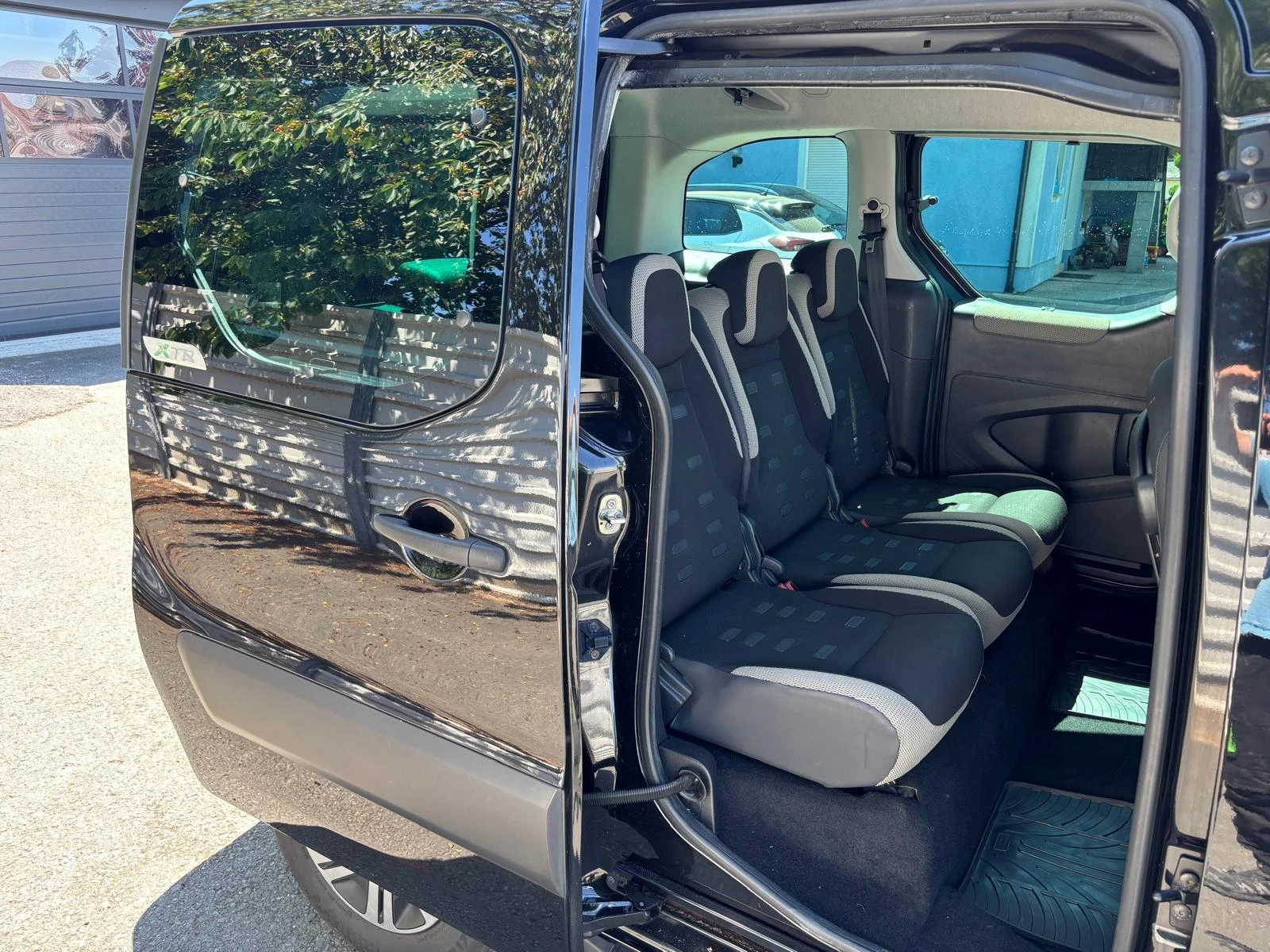 Citroen Berlingo 1.6D XTR, снимка 5 - Автомобили и джипове - 54870148