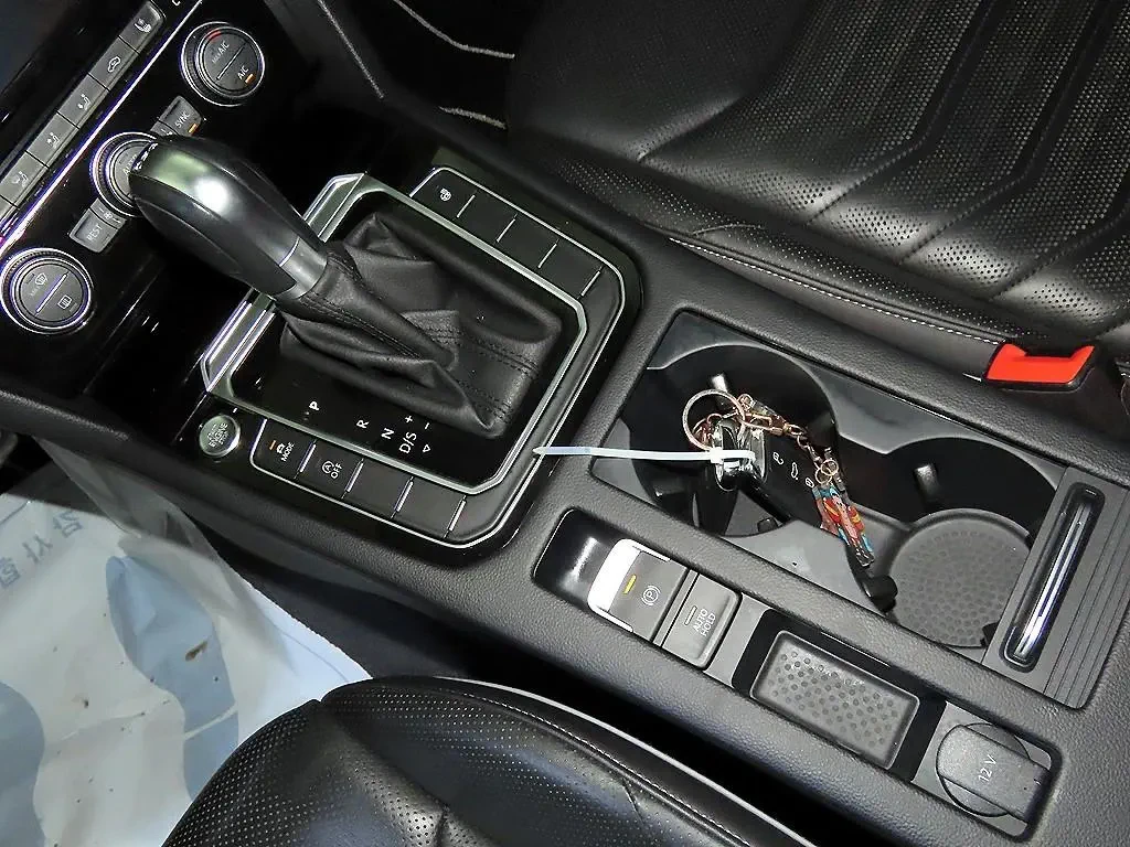 VW Arteon 2.0 TDI Prestige, снимка 10 - Автомобили и джипове - 55086590