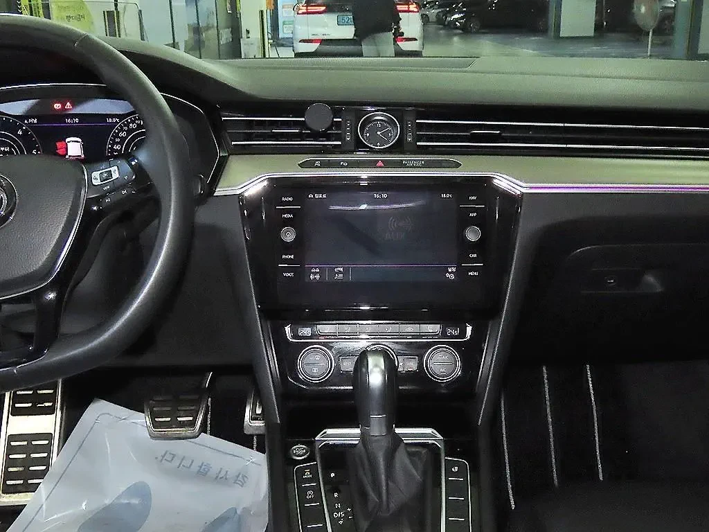 VW Arteon 2.0 TDI Prestige, снимка 9 - Автомобили и джипове - 55086590