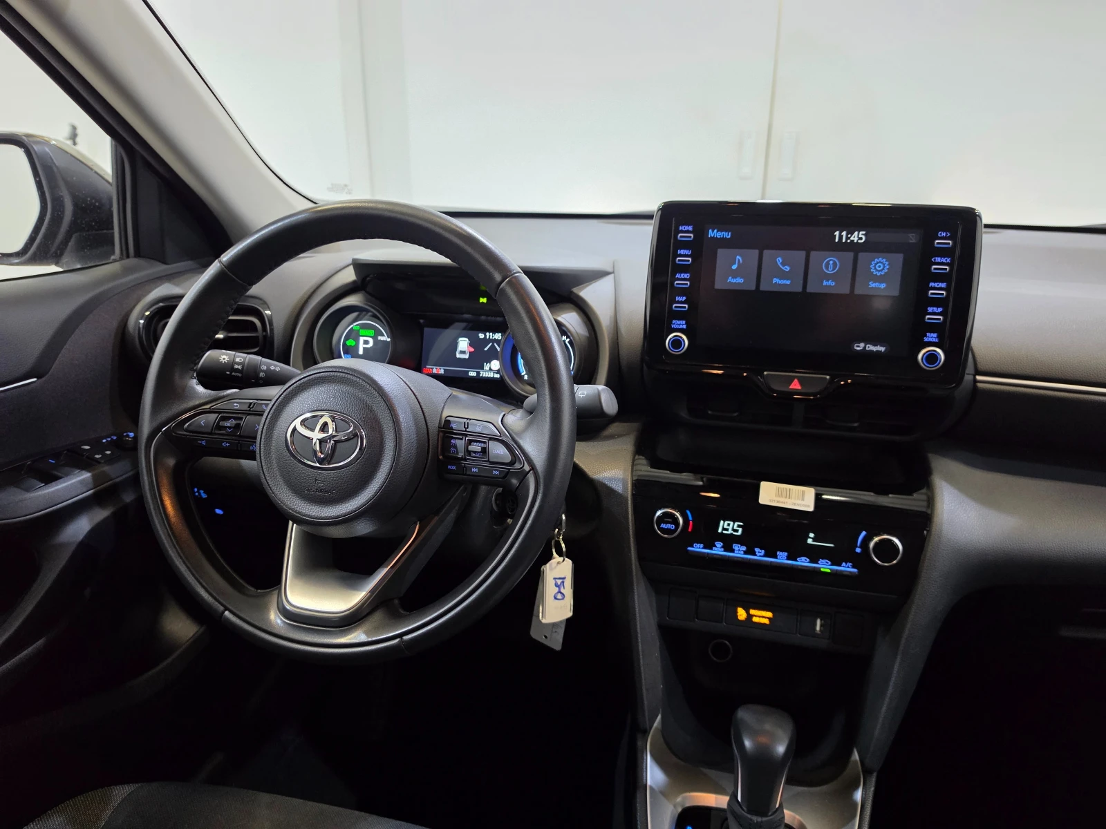 Toyota Yaris Cross 1.5 VVT-I Hybrid Dynamic Aut. Display Klima Camera, снимка 12 - Автомобили и джипове - 55134881