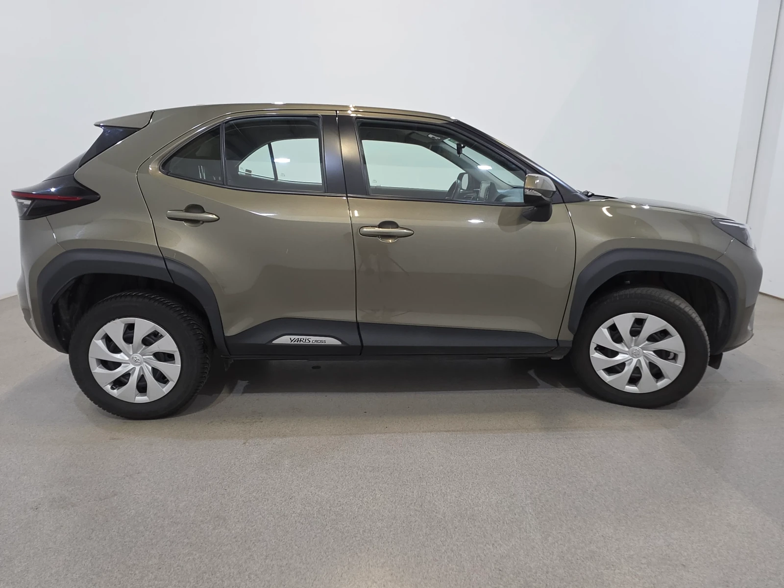 Toyota Yaris Cross 1.5 VVT-I Hybrid Dynamic Aut. Display Klima Camera, снимка 4 - Автомобили и джипове - 55134881