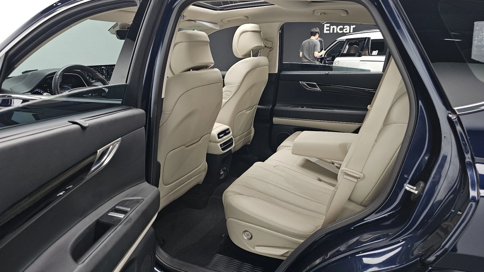 Genesis GV80 2.5* ЛЮК* KEYLESS* ПОДГРЕВ ВОЛАН* КРАЙНА ЦЕНА, снимка 12 - Автомобили и джипове - 55302259