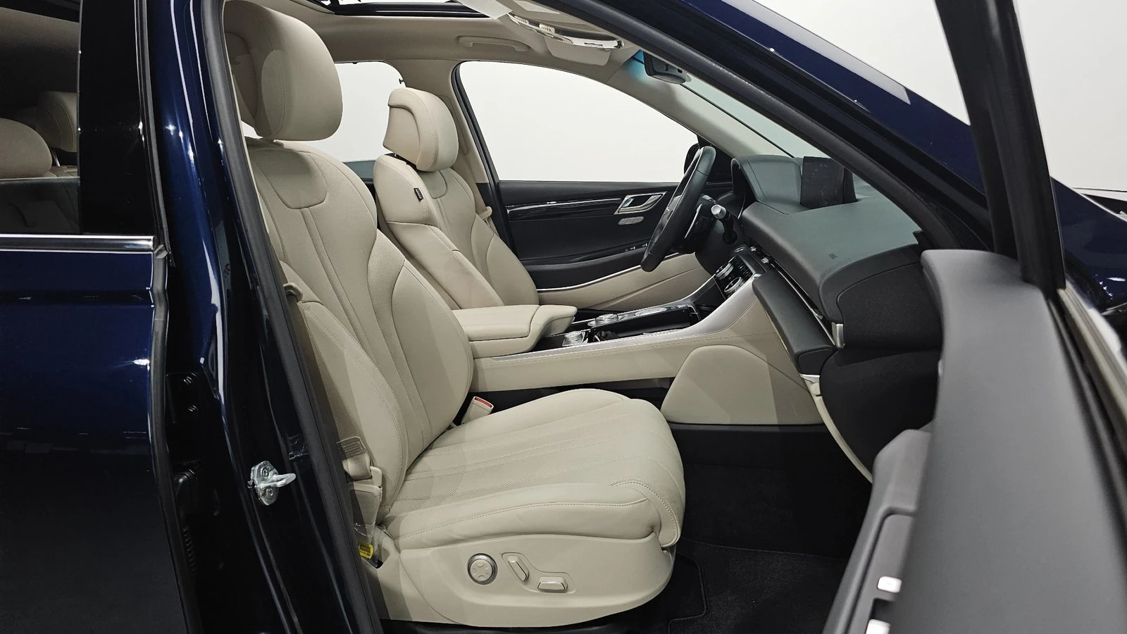 Genesis GV80 2.5* ЛЮК* KEYLESS* ПОДГРЕВ ВОЛАН* КРАЙНА ЦЕНА, снимка 10 - Автомобили и джипове - 55302259