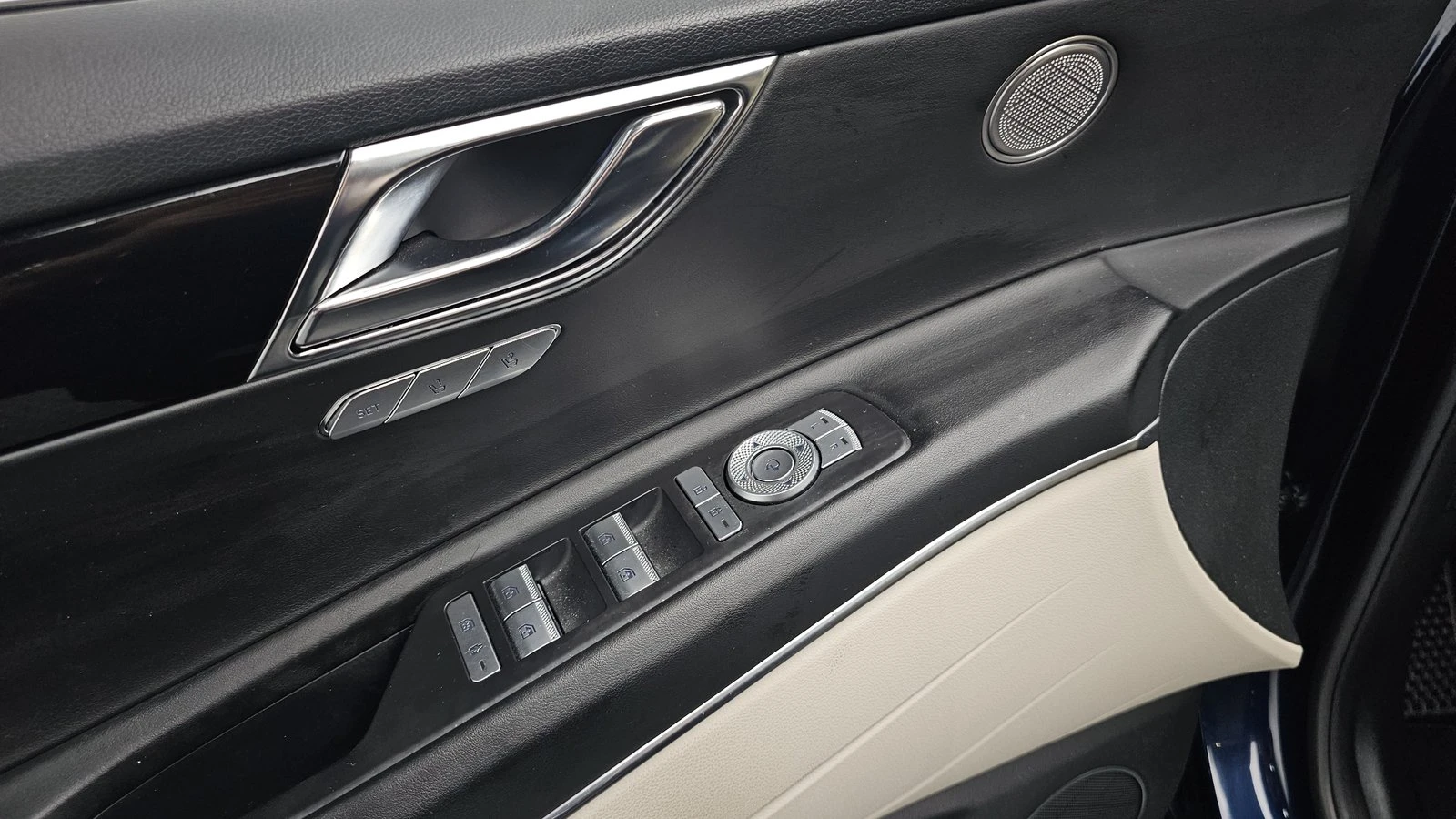 Genesis GV80 2.5* ЛЮК* KEYLESS* ПОДГРЕВ ВОЛАН* КРАЙНА ЦЕНА, снимка 17 - Автомобили и джипове - 55302259