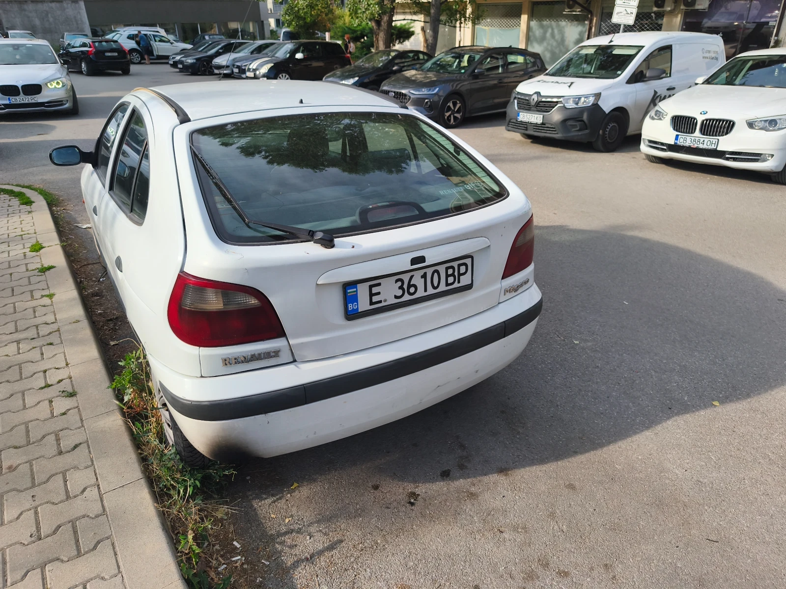 Renault Megane 1.9 TDI, снимка 5 - Автомобили и джипове - 55315925