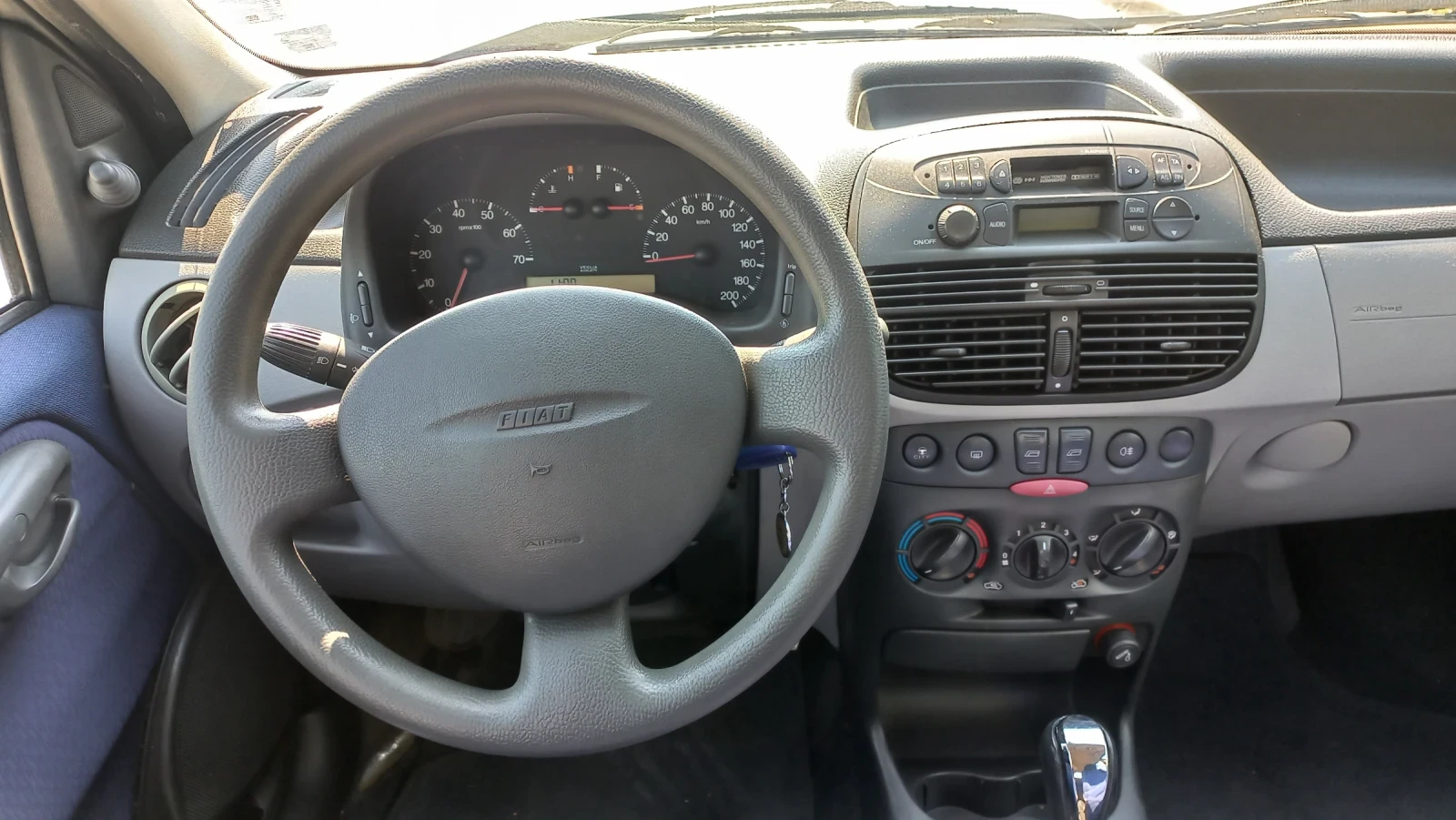 Fiat Punto 1.2 АВТОМАТИК, снимка 10 - Автомобили и джипове - 55601591