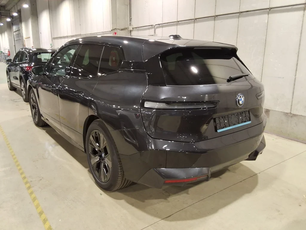 BMW iX 77KWH XDRIVE40 executive full sh - европейска, снимка 2 - Автомобили и джипове - 55724791