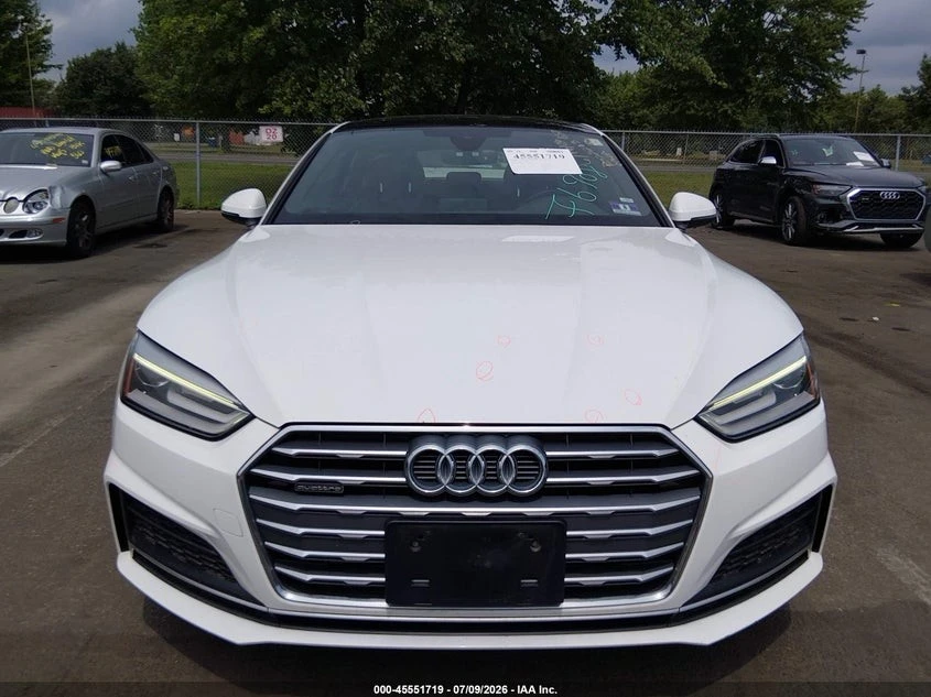 Audi A5 2.0T Premium, снимка 2 - Автомобили и джипове - 56462869