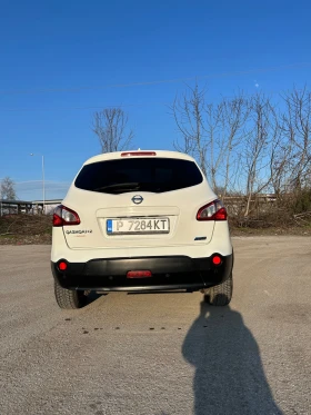 Nissan Qashqai 1.5 DCI / Panorama/Navi/7 места, снимка 11