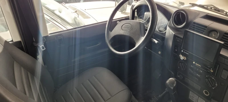 Land Rover Defender 2.4 turbo diesel, снимка 9 - Автомобили и джипове - 49105457