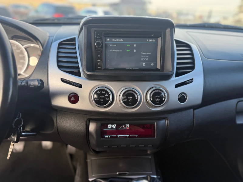 Mitsubishi L200 2.5 d 178 ks, снимка 10 - Автомобили и джипове - 52422721