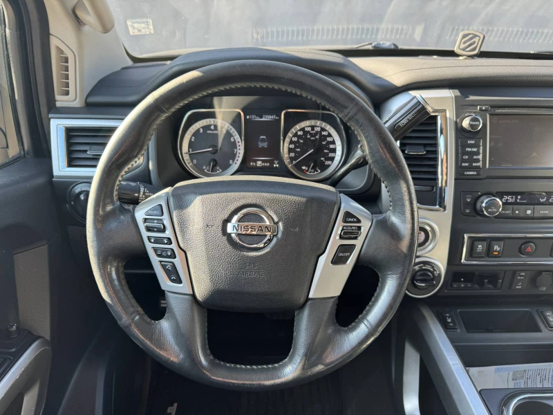 Nissan Titan crew cab 5.6L V8 4x4, снимка 12 - Автомобили и джипове - 52799372