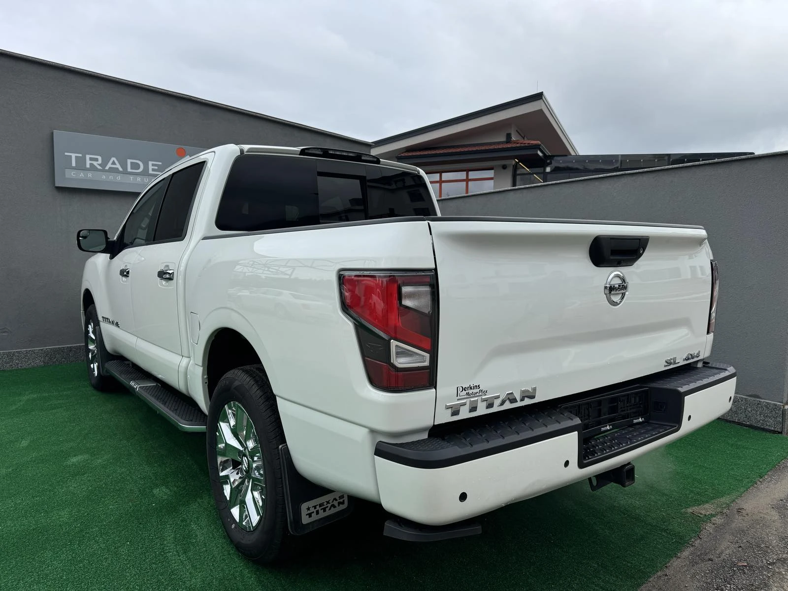 Nissan Titan crew cab SL 5.6 V8  - изображение 6