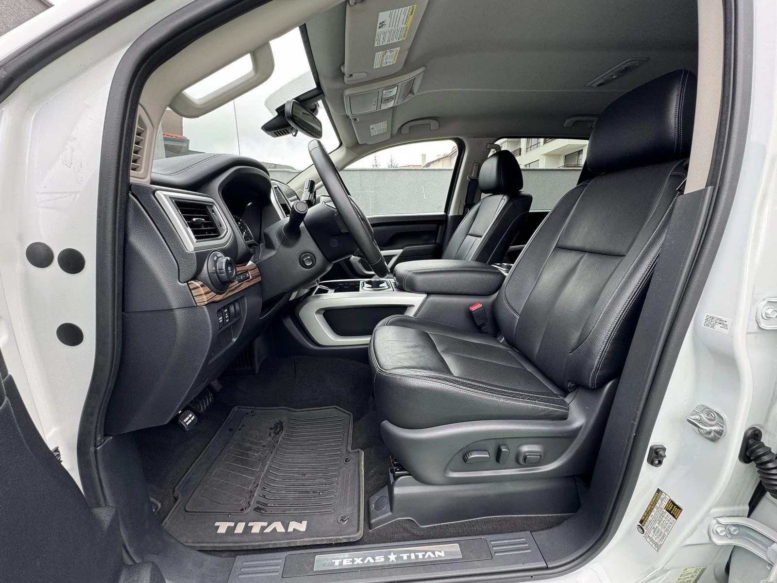 Nissan Titan crew cab SL 5.6 V8  - изображение 9