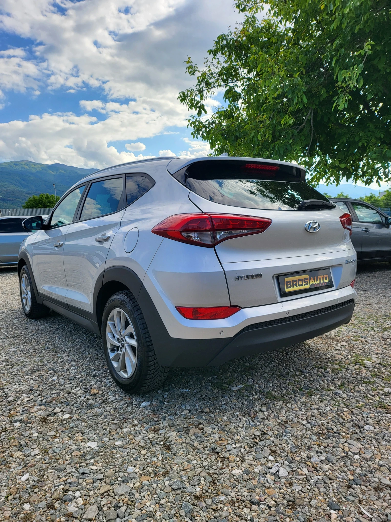 Hyundai Tucson 1.7 CRDI/AUTOMATIC - изображение 5