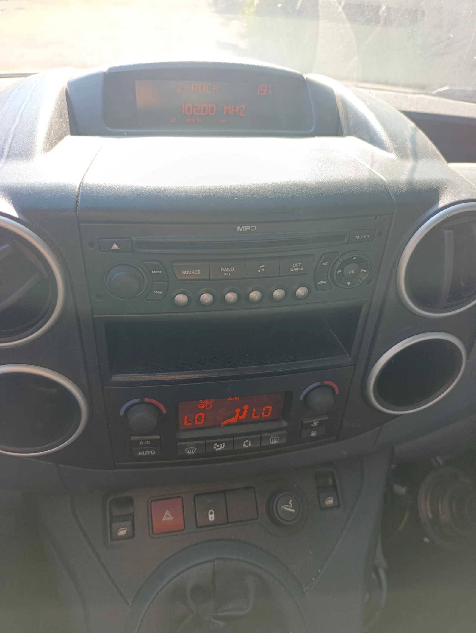Peugeot Partner 1.6hdi klima, снимка 10 - Автомобили и джипове - 54814410